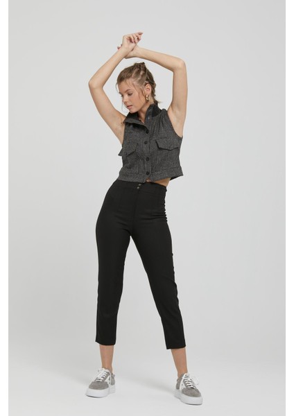 Kadın Yüksek Bel Slim Fit Kısa Paça Siyah Pantolon 2591254 fırsatları