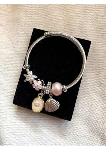 Deniz Kabuğu Charmlı Çelik Bileklik I Ayarlanabilir Kararmaz Çelik Charm Bileklik I Özel Kutulu fiyatları