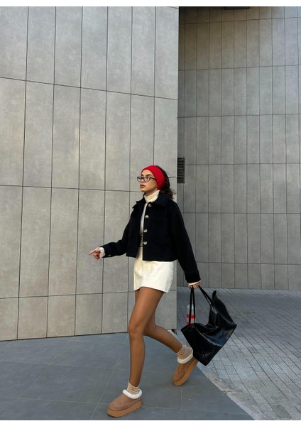 Kadın Siyah Astarlı Kısa Oversize Kaşe Kaban 28304