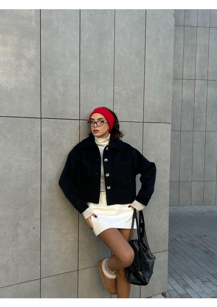 Kadın Siyah Astarlı Kısa Oversize Kaşe Kaban 28304