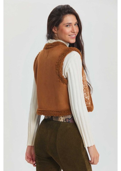 Etnik Desenli Içi Peluş Yelek Taba fırsatları
