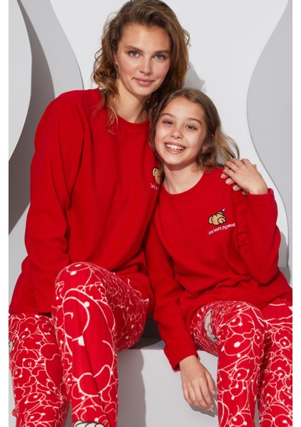 Uzun Kırmızı Nakışlı Alt-Üst Polar Pijama Takım 24223079 Basic T09 Polar Normal Bel Kırmızı Düz Örm