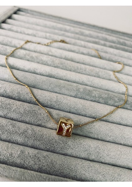 Çelik Kolye “Y” Küp 1x1 Cm. Harf Kolye Gold-Özel Kutusunda