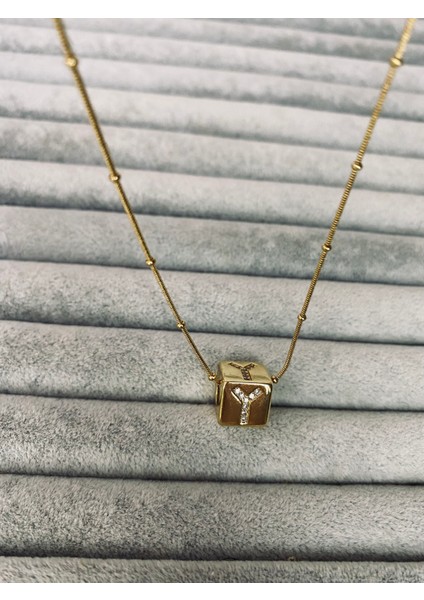 Çelik Kolye “Y” Küp 1x1 Cm. Harf Kolye Gold-Özel Kutusunda