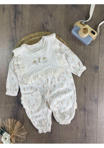 Müslin Kumaş Güpür Detaylı Önlüklü Çıtçıt Kapama Çiçek Desen Kız Bebek Tulum