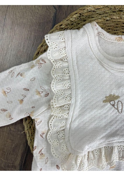 Müslin Kumaş Güpür Detaylı Önlüklü Çıtçıt Kapama Çiçek Desen Kız Bebek Tulum modelleri