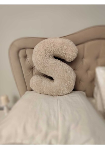 Pufftable Peluş S Harf Yastık, Dekoratif Kırlent, Kuzu Teddy Kumaş, Büyük Boy , Tüm Harfler ,boncuk Elyaf Dolgu fırsatları