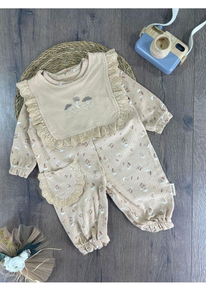 Müslin Kumaş Güpür Detaylı Önlüklü Çıtçıt Kapama Çiçek Desen Kız Bebek Tulum