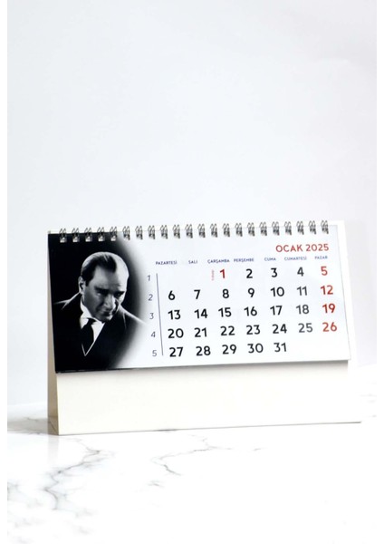 2025 Atatürk Masa Takvimi - 15 Yapraklı Piramit Takvim (14X20 Cm)