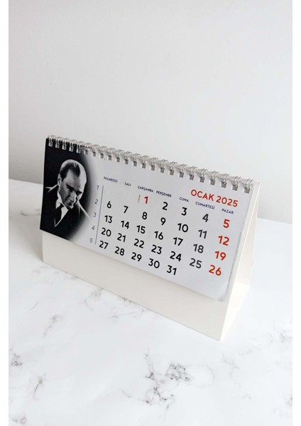 2025 Atatürk Masa Takvimi - 15 Yapraklı Piramit Takvim (14X20 Cm)