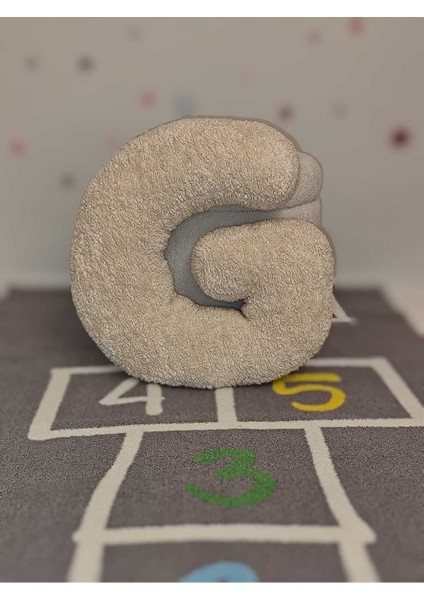 Pufftable Peluş G Harf Yastık, Dekoratif Kırlent, Kuzu Teddy Kumaş, Büyük Boy , Tüm Harfler ,boncuk Elyaf Dolgu modelleri