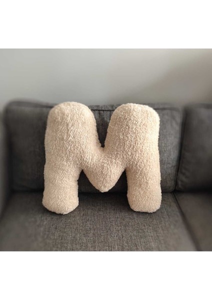 Pufftable Peluş M Harf Yastık, Dekoratif Kırlent, Kuzu Teddy Kumaş, Büyük Boy , Tüm Harfler ,boncuk Elyaf Dolgu fiyatları
