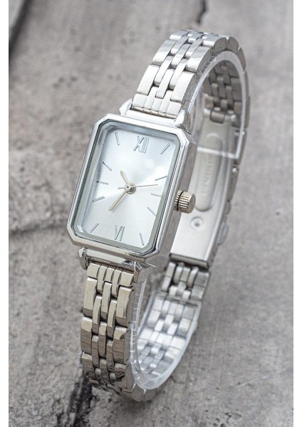 Luna Silver Kadran Gümüş Renk Kordon Kadın Saat ST-304197 modelleri