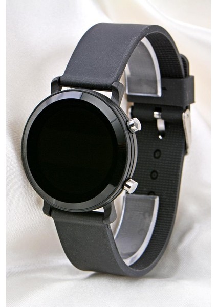 Kadın Siyah Renk Silikon Kordon Dijital LED Kol Saati ST-304121 fırsatları