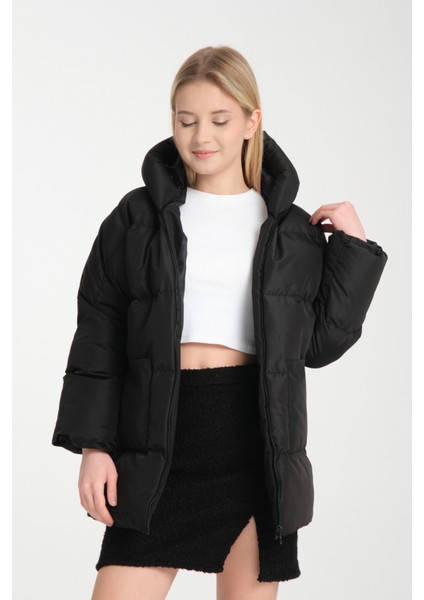 Kadın Kapüşonlu Oversize Şişme Mont