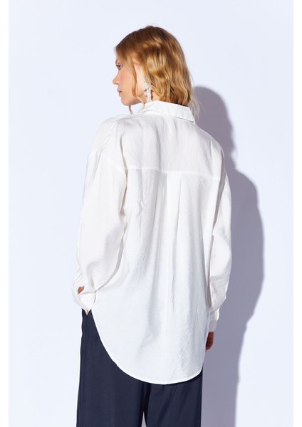 Ekru Modal Soft Dokulu Yumuşak Gizli Pat Detaylı Oversize Kadın Gömlek | MKS168262-01