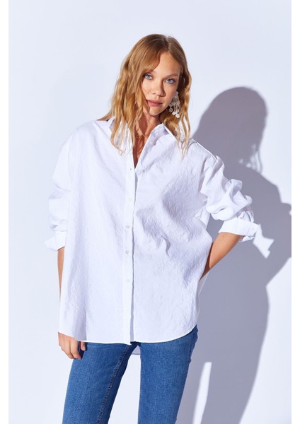 Beyaz Soft Yumuşak Dokulu Modal Karışımlı Oversize Kadın Gömlek | MKS169503-01