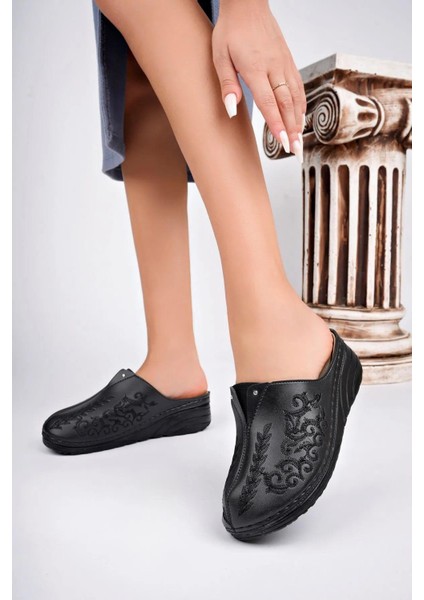 4104 Önü Kapalı Nakışlı Günlük Kadın Terlik