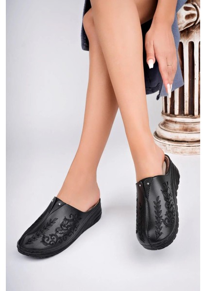 4104 Önü Kapalı Nakışlı Günlük Kadın Terlik modelleri