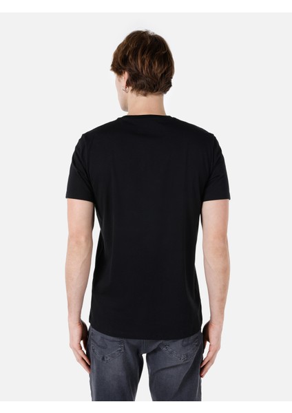 Regular Fit Yuvarlak Yaka Erkek Siyah Kısa Kol Tişört Cl1068513