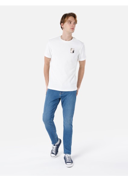 Regular Fit Yuvarlak Yaka Erkek Beyaz Kısa Kol Tişört Cl1067700 modelleri