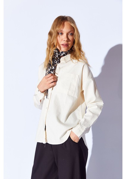 Ekru Oversize Tek Cepli Gabardin Rahat Kesim Soft Dokulu Pamuk Kadın Gömlek | MKW168174-01