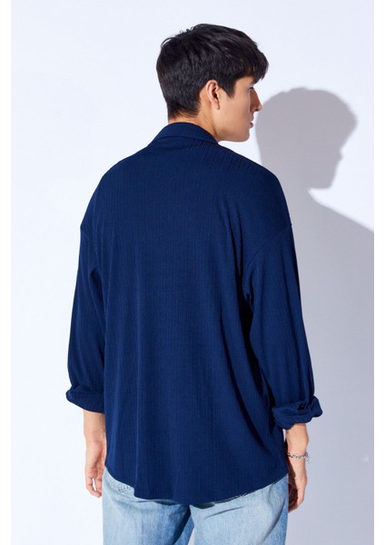 Oversize Örme Jakarlı Kalın Dokulu Apaç Yaka Uzun Kol Erkek Gömlek | Lacivert MANN199990-1 indirimleri