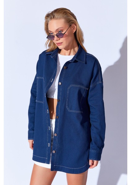 Gabardin Yıkamalı Dikiş Detaylı Çift Cep Oversize Kadın Dış Gömlek | Lacivert Mkw169415-01