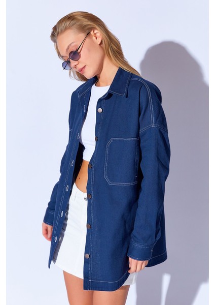 Gabardin Yıkamalı Dikiş Detaylı Çift Cep Oversize Kadın Dış Gömlek | Lacivert Mkw169415-01