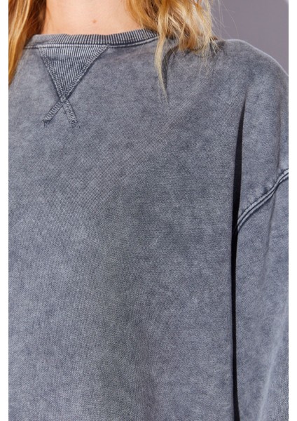 Eksitme Yıkamalı Soluk Efektli 3 Iplik Oversize Kadın Sweatshirt | Antrasit MKW269360-01