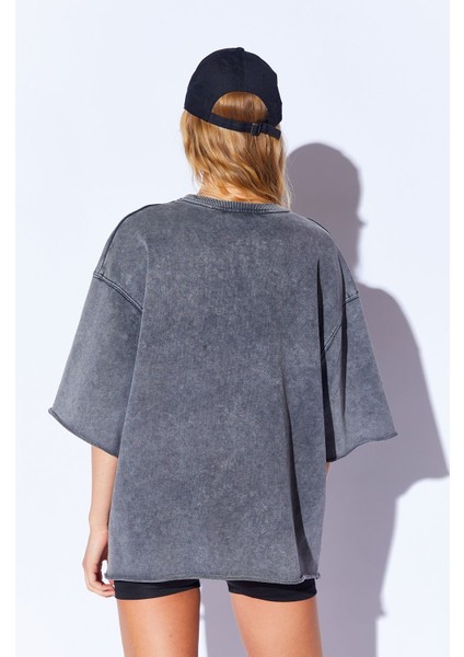 Eksitme Yıkamalı Soluk Efektli 3 Iplik Oversize Kadın Sweatshirt | Antrasit MKW269360-01
