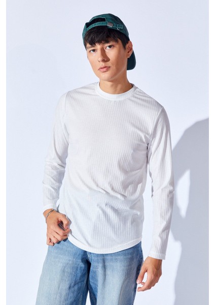 Bisiklet Yaka Jakarlı Dokulu Kumaş Slim Fit Basic Uzun Kol Erkek Tshirt | Kırık Beyaz MANW229956-1 fiyatları