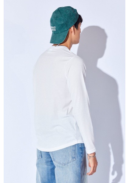 Bisiklet Yaka Jakarlı Dokulu Kumaş Slim Fit Basic Uzun Kol Erkek Tshirt | Kırık Beyaz MANW229956-1 indirimleri
