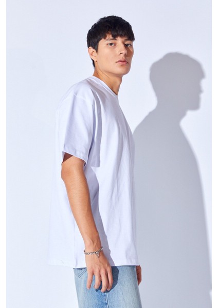 Beyaz Kalın Gramajlı Soft Dokulu Fırçalı Yüksek Baskılı Oversize Erkek Tshirt | MNN211049-01