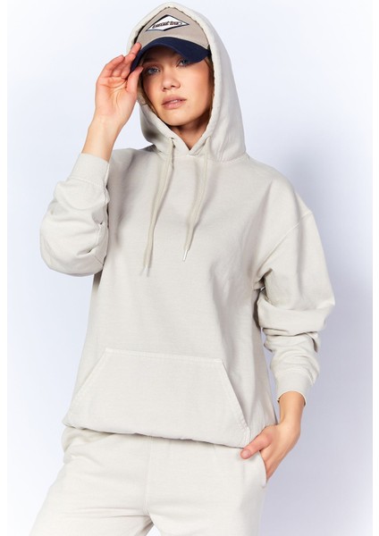 Eskitme Soluk Efektli Regular Normal Kalıp Kapüşonlu Kanguru Cepli Örme Sweatshirt Taş