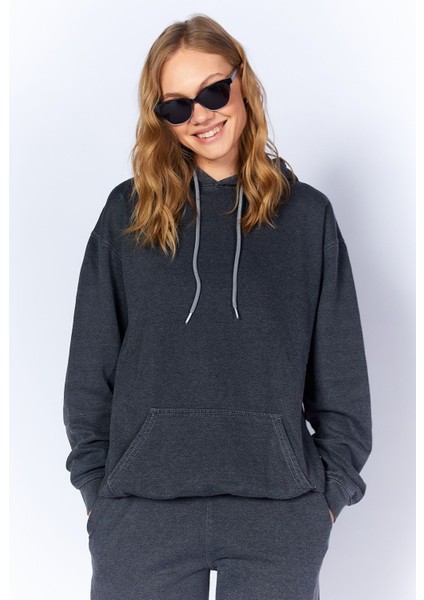 Eskitme Soluk Efektli Regular Normal Kalıp Kapşonlu Kanguru Cepli Örme Sweatshirt Antrasit