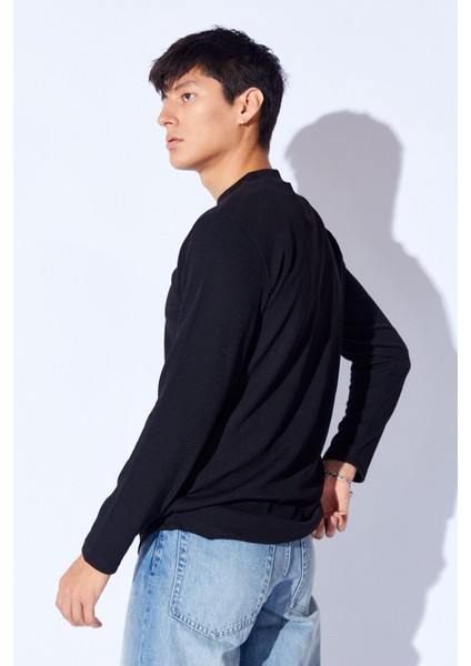 Bisiklet Yaka Jakarlı Dokulu Kumaş Slim Fit Basic Uzun Kol Erkek Tshirt | Siyah MANW229954-1 indirimleri