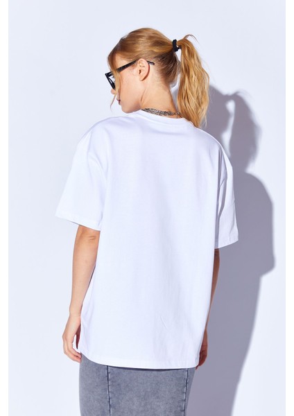 Beyaz Kalın Soft Dokulu Enjeksiyon Minimal Baskı Detaylı Oversize %100 Pamuk Unisex T-Shirt | 5397