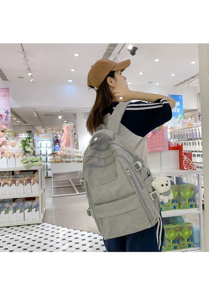 Basit Büyük Kapasiteli Sırt Çantası (Yurt Dışından) modelleri