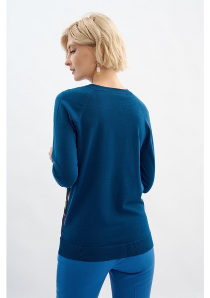 Çiçek Desenli Petrol Yeşili Ipek ve Yün Kazak fırsatları