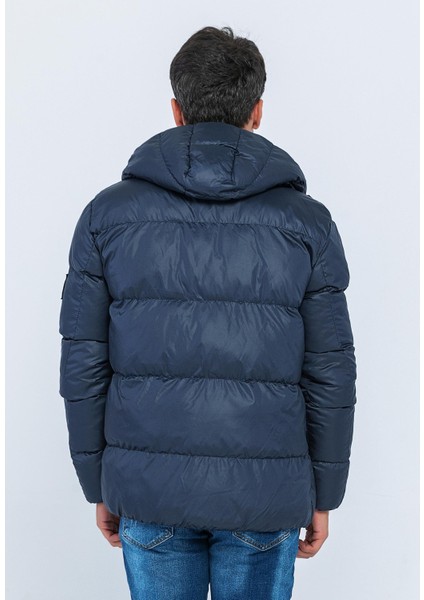 Erkek Regular Fit Astarlı Çok Cepli Kapuşonu Çıkan Rahat Mont