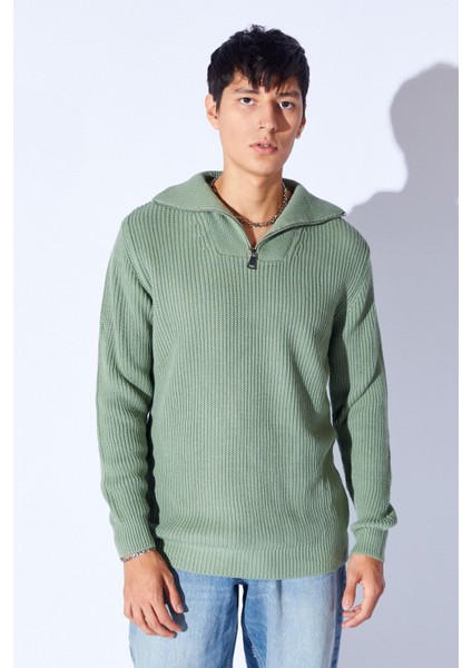 Oversize Yarım Fermuarlı Örgü Desen Yumuşak Dokulu Erkek Kazak | Açık Haki MANW519913-1