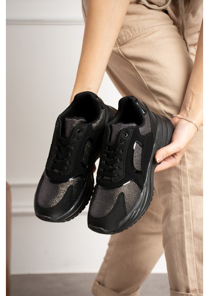 Siyah Gri Rahat Kalıp Kadın Sneaker