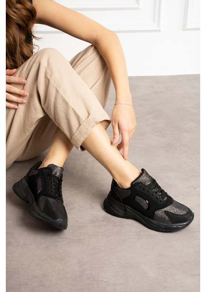 Siyah Gri Rahat Kalıp Kadın Sneaker fırsatları