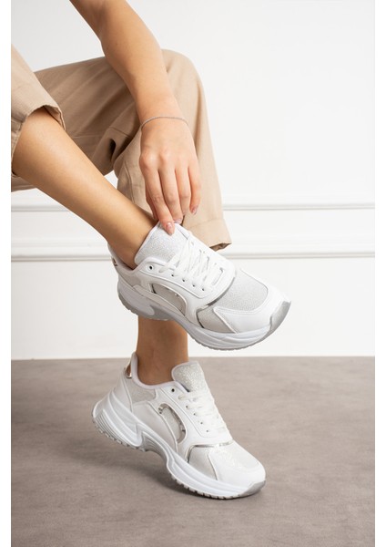 Beyaz Rahat Kalıp Kadın Sneaker fiyatları
