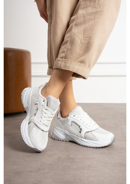 Beyaz Rahat Kalıp Kadın Sneaker fırsatları
