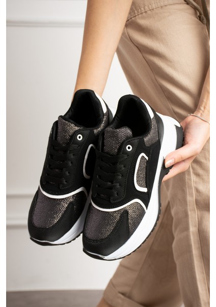 Beyaz Siyah Rahat Kalıp Kadın Sneaker