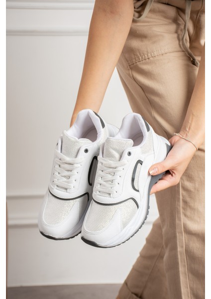 Beyaz Gri Rahat Kalıp Kadın Sneaker