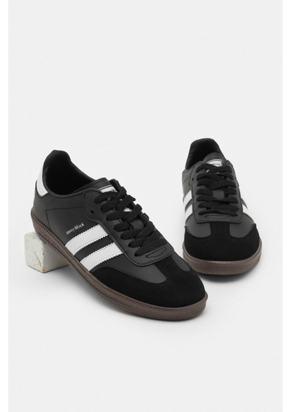 Kadın Siyah Beyaz Termo Taban Yanı Şeritli Bağcıklı Spor Ayakkabı fiyatları