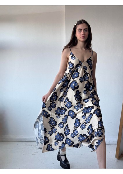 Tasarım June Saten Yüzeyli Askılı Yırtmaçlı Elbise Kadın Krem modelleri